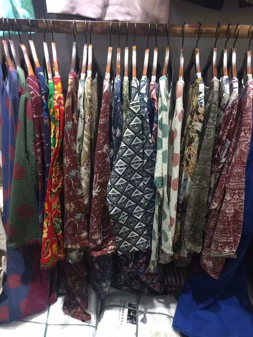 圖 庫存夏季短袖t恤庫房外貿低價位服裝批發(fā)廠家地攤趕集 北京服裝 鞋帽 箱包